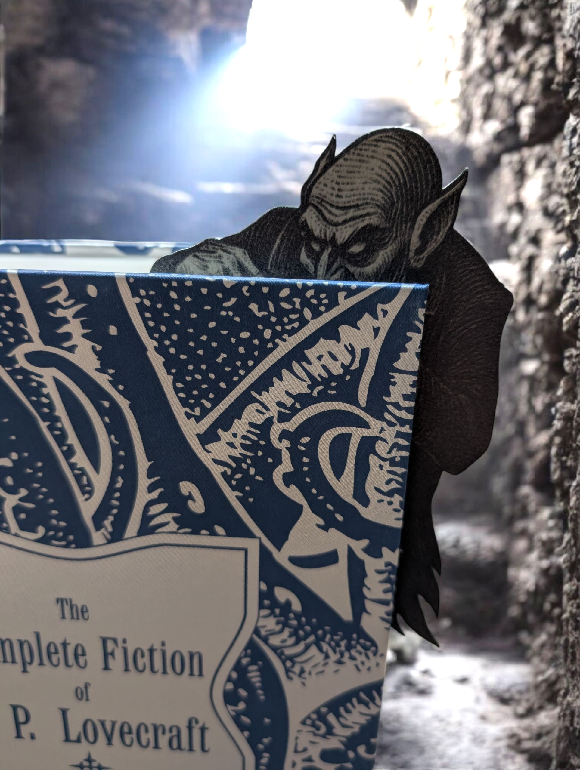 Nosferatu keeps a close eye on your pages...
